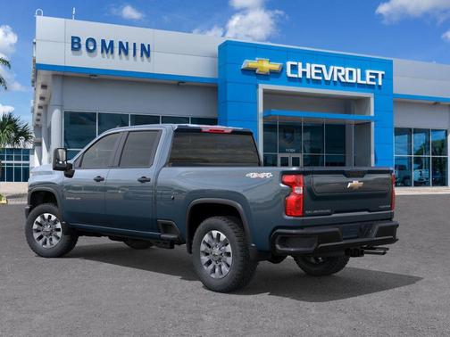 Lakeshore Blue Metallic 2026 Chevrolet Silverado 2500 Custom