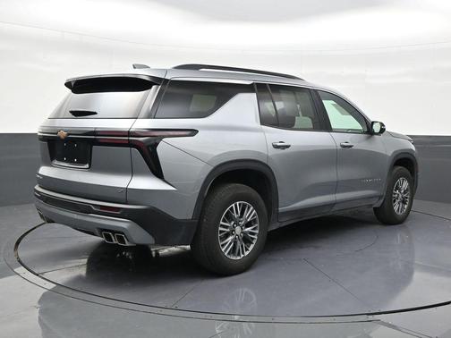 Sterling Gray Metallic 2024 Chevrolet Traverse LT