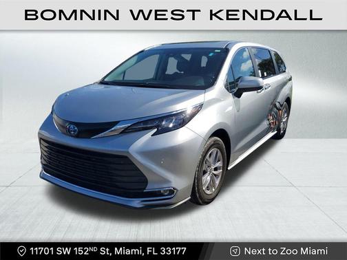 2024 Toyota Sienna XLE