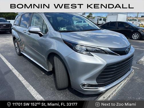 2024 Toyota Sienna XLE