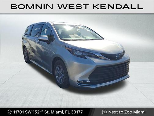 2024 Toyota Sienna XLE
