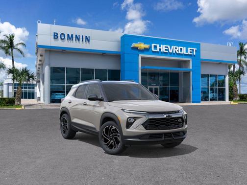 Iridescent Pearl Tricoat 2026 Chevrolet Trailblazer RS