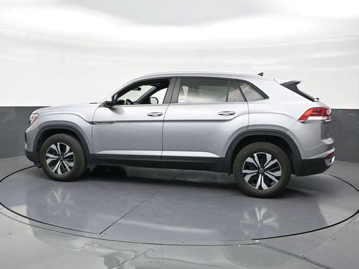 Platinum Gray Metallic 2024 Volkswagen Atlas Cross Sport 2.0T SE