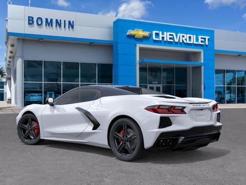 Arctic White 2026 Chevrolet Corvette Stingray w/1LT