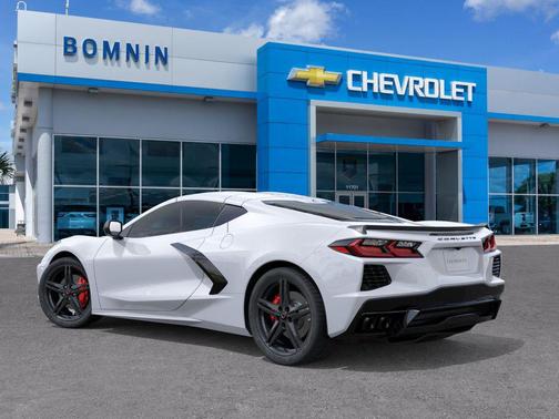 Arctic White 2026 Chevrolet Corvette Stingray w/1LT