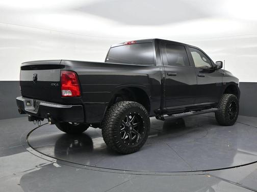 Brilliant Black Crystal Pearlcoat 2017 RAM 1500 Express