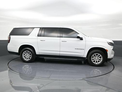 2022 Chevrolet Suburban LT