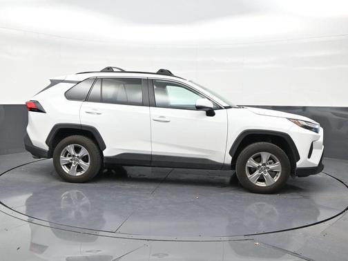 Ice Cap 2025 Toyota RAV4 XLE