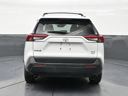 Ice Cap 2025 Toyota RAV4 XLE