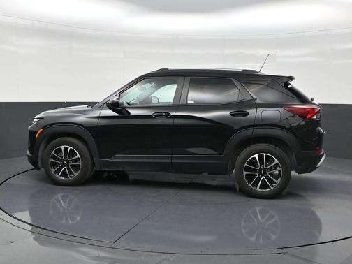 Mosaic Black Metallic 2025 Chevrolet Trailblazer LT