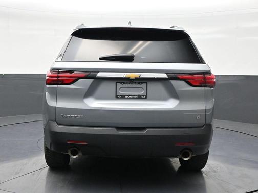 Sterling Gray Metallic 2023 Chevrolet Traverse LT Cloth