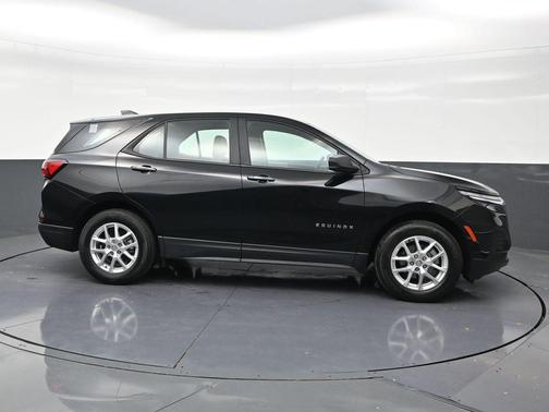 Mosaic Black Metallic 2024 Chevrolet Equinox LS