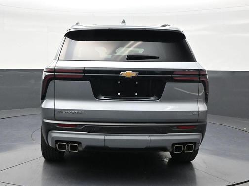 Sterling Gray Metallic 2024 Chevrolet Traverse LT