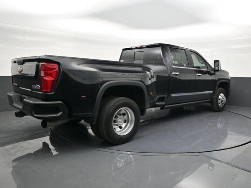 Black 2025 Chevrolet Silverado 3500 High Country