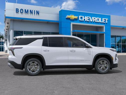 Summit White 2026 Chevrolet Traverse LT