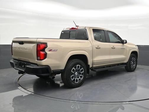 Sand Dune Metallic 2024 Chevrolet Colorado Z71