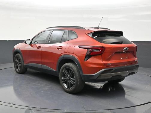 Cayenne Orange Metallic 2024 Chevrolet Trax FWD ACTIV