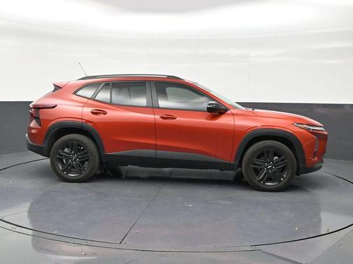 Cayenne Orange Metallic 2024 Chevrolet Trax FWD ACTIV