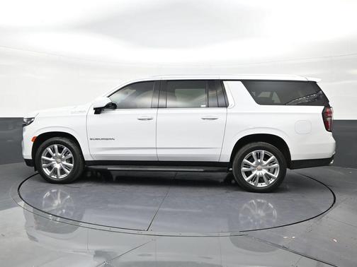 Summit White 2022 Chevrolet Suburban 2WD High Country