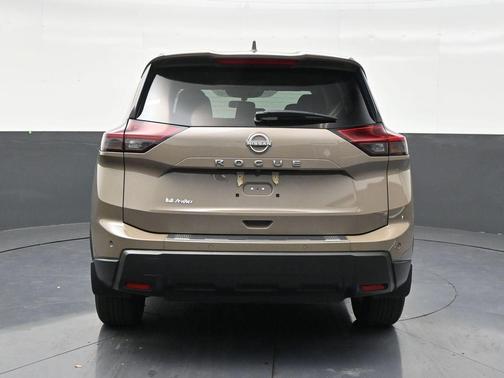 Baja Storm Metallic 2025 Nissan Rogue SV