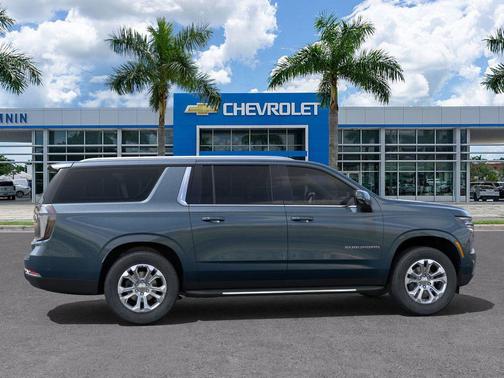 2025 Chevrolet Suburban LT