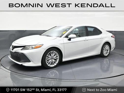 Pearl 2018 Toyota Camry XLE