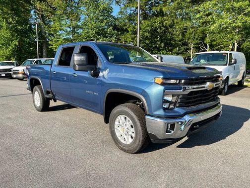 Lakeshore Blue Metallic 2026 Chevrolet Silverado 3500 LT