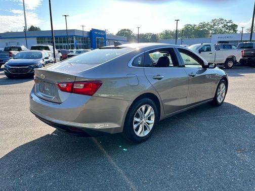 Mineral Gray Metallic 2023 Chevrolet Malibu FWD 1LT