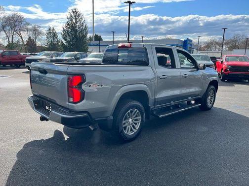 Sterling Gray Metallic 2025 Chevrolet Colorado LT