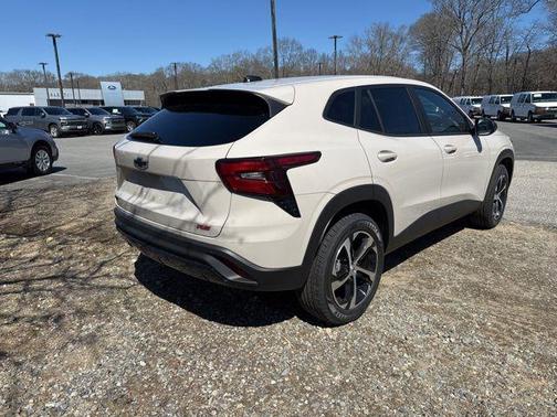 White Sands 2026 Chevrolet Trax FWD 1RS