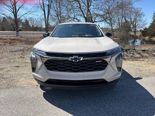 White Sands 2026 Chevrolet Trax FWD 1RS