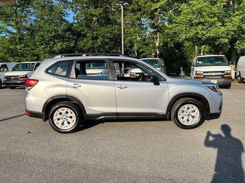 Ice Silver Metallic 2019 Subaru Forester Base