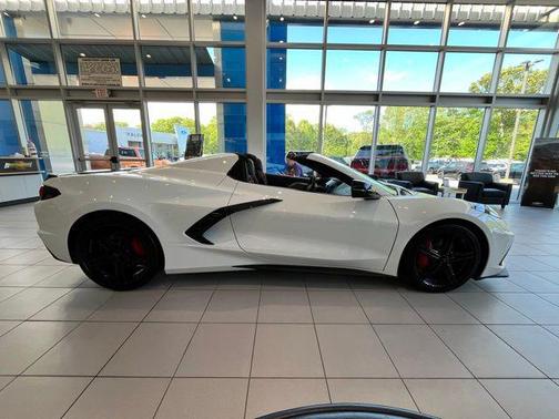 Arctic White 2026 Chevrolet Corvette Stingray w/3LT