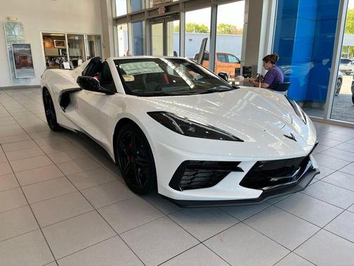 Arctic White 2026 Chevrolet Corvette Stingray w/3LT