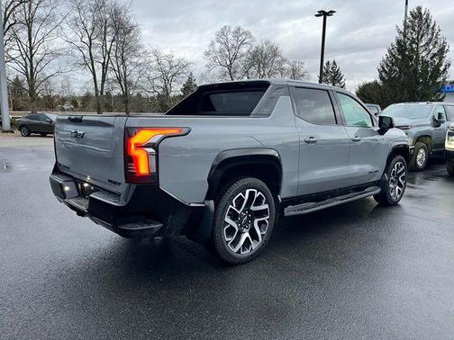 2025 Chevrolet Silverado EV RST