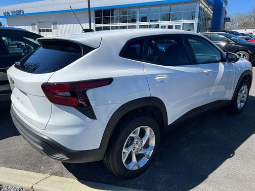 2026 Chevrolet Trax LS