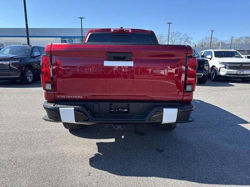 Radiant Red Tintcoat 2026 Chevrolet Colorado WT
