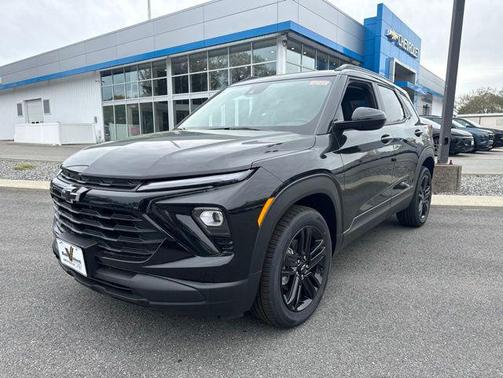 Mosaic Black Metallic 2026 Chevrolet Trailblazer LT