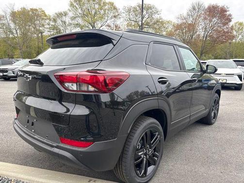 Mosaic Black Metallic 2026 Chevrolet Trailblazer LT