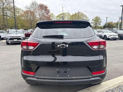 Mosaic Black Metallic 2026 Chevrolet Trailblazer LT