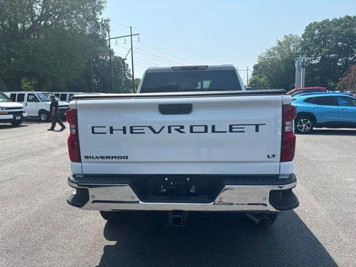 Summit White 2026 Chevrolet Silverado 2500 LT