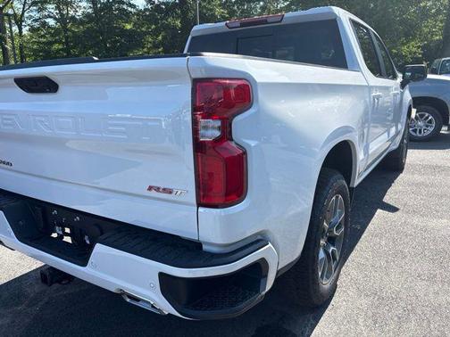 Summit White 2026 Chevrolet Silverado 1500 RST