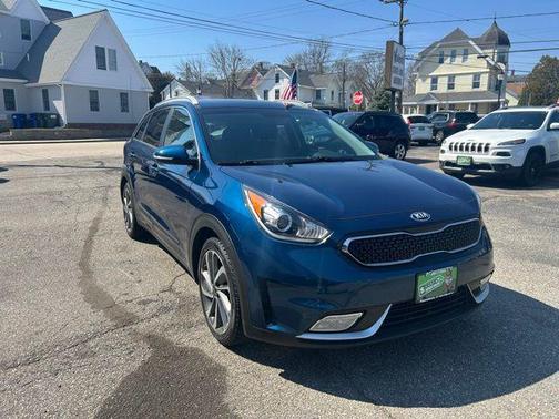 Deep Cerulean 2017 Kia Niro Touring