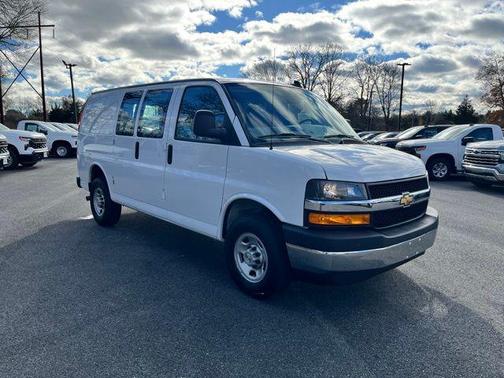 2024 Chevrolet Express 2500 RWD 2500 Regular Wheelbase WT