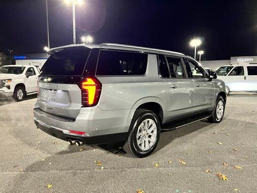 2025 Chevrolet Suburban Premier