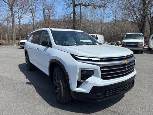 Polar White Tricoat 2026 Chevrolet Traverse High Country