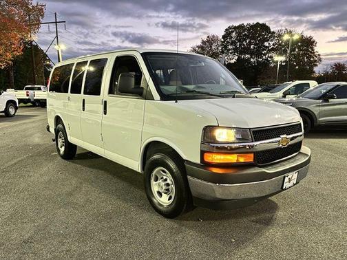 2025 Chevrolet Express 3500 RWD 3500 Regular Wheelbase LS