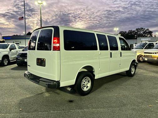 2025 Chevrolet Express 3500 RWD 3500 Regular Wheelbase LS