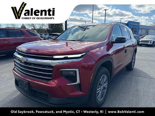 Radiant Red Tintcoat 2026 Chevrolet Traverse LT
