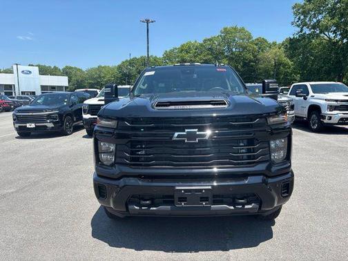 Black 2026 Chevrolet Silverado 2500 Custom